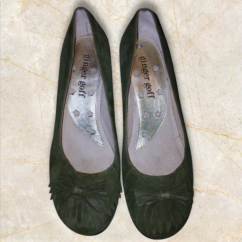 Ginger Goff Green Velour Soft  Kitten Heels with Bows Leather worn 1x Size 9